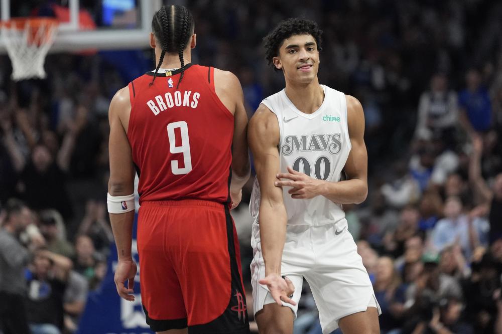 多的游客和 多的游客和