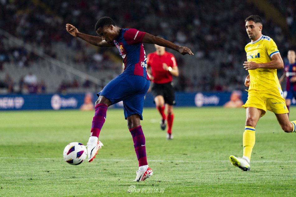 脚劲射破门 脚劲射破门