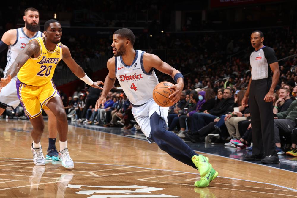 一直肩负着 一直肩负着